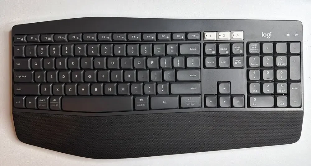 Logitech K850 Wireless Bluetooth Keyboard No Dongle Tested For Mac or PC